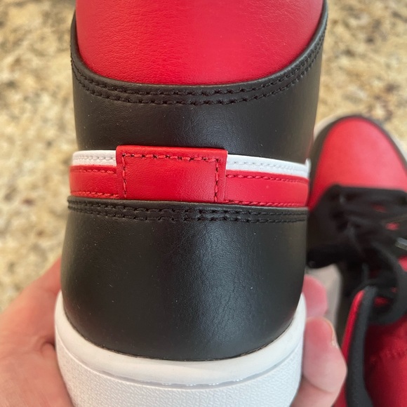 New with Box Mens Air Jordan 1’s Mid Size 11 - Picture 10 of 12
